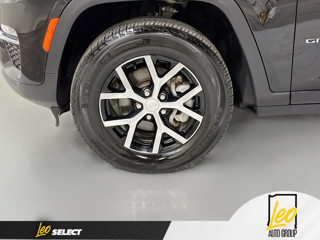 Used 2023 Jeep Grand Cherokee Limited image 31