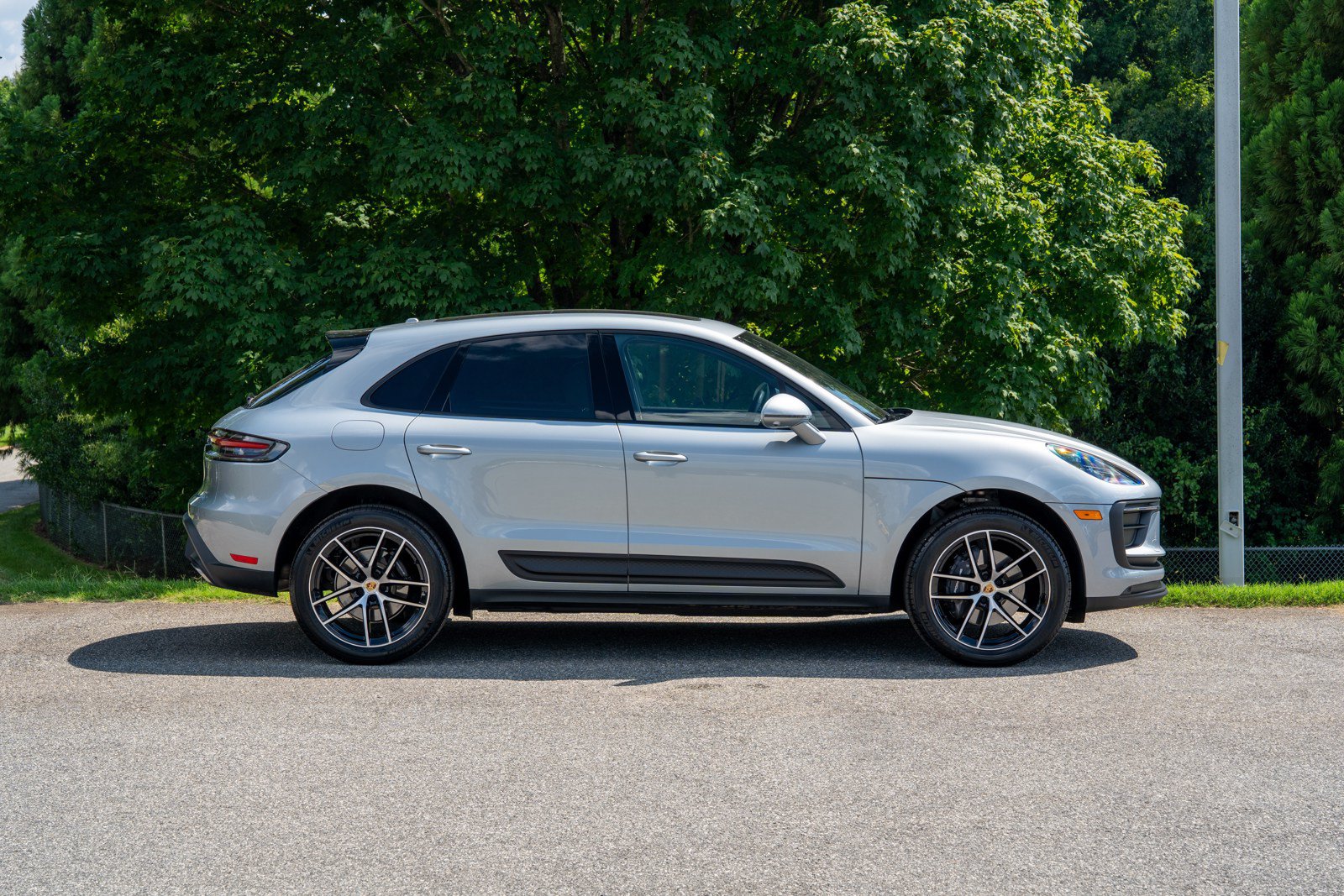 Certified 2026 Porsche Macan AWD/4WD image 8