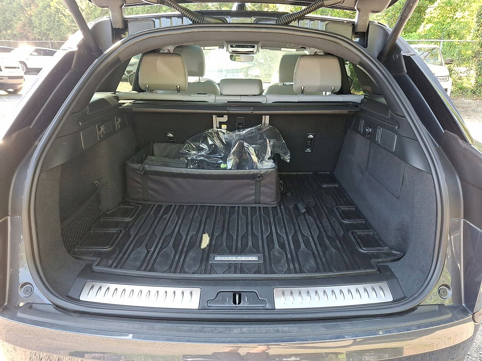 Certified 2026 Land Rover Range Rover Velar S AWD/4WD image 28