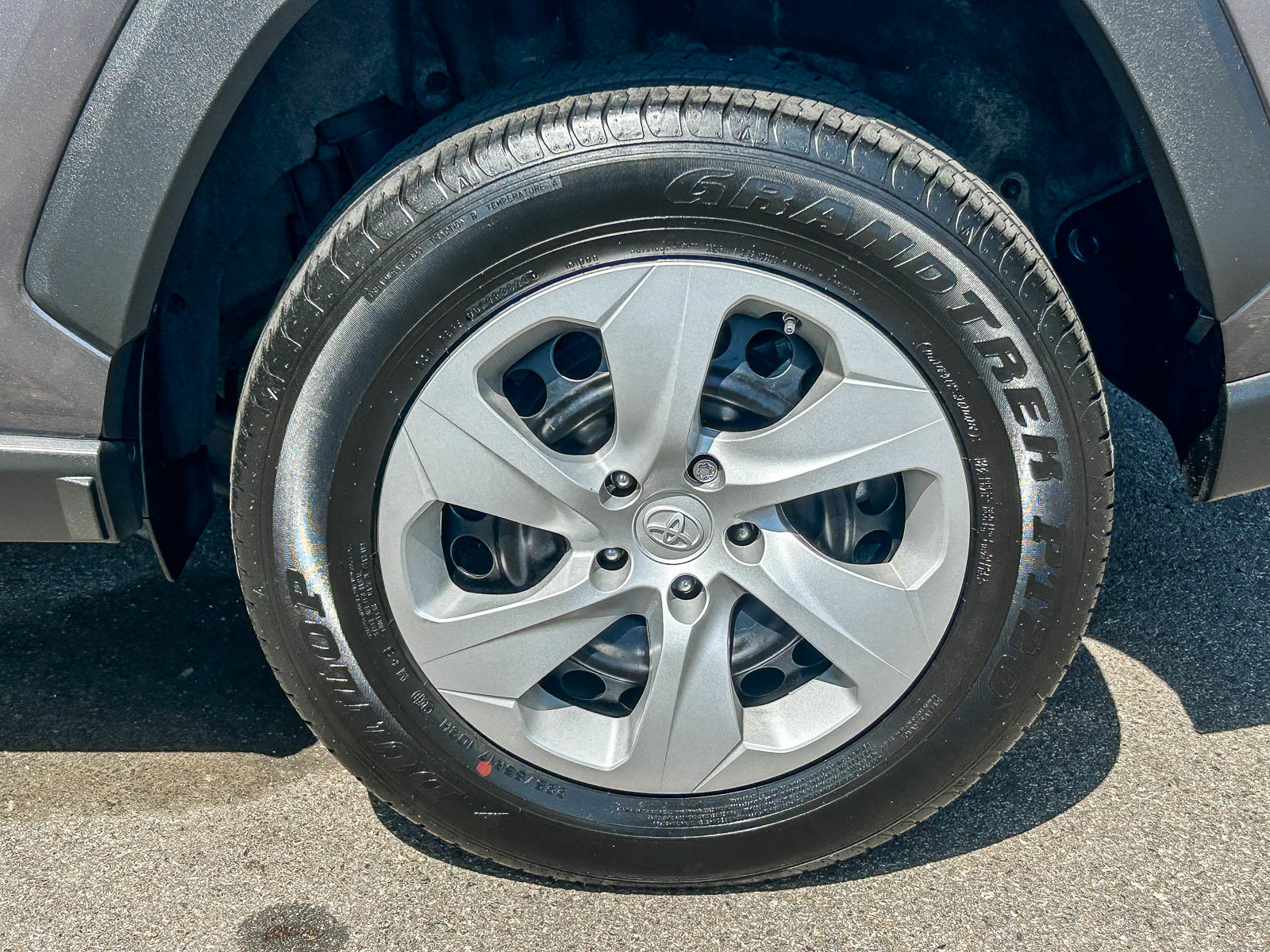 Used 2024 Toyota RAV4 LE image 9