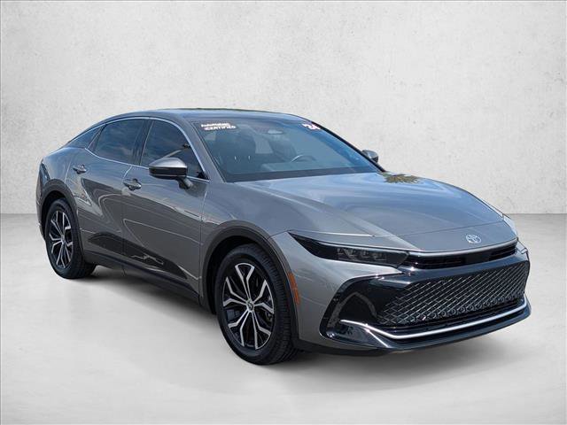 Used 2024 Toyota Crown Limited image 3