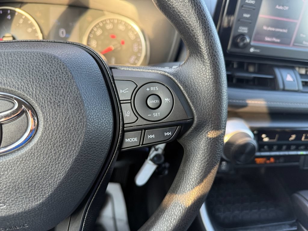Used 2022 Toyota RAV4 LE w/ Carpet Mat Package (TMS) FWD image 16