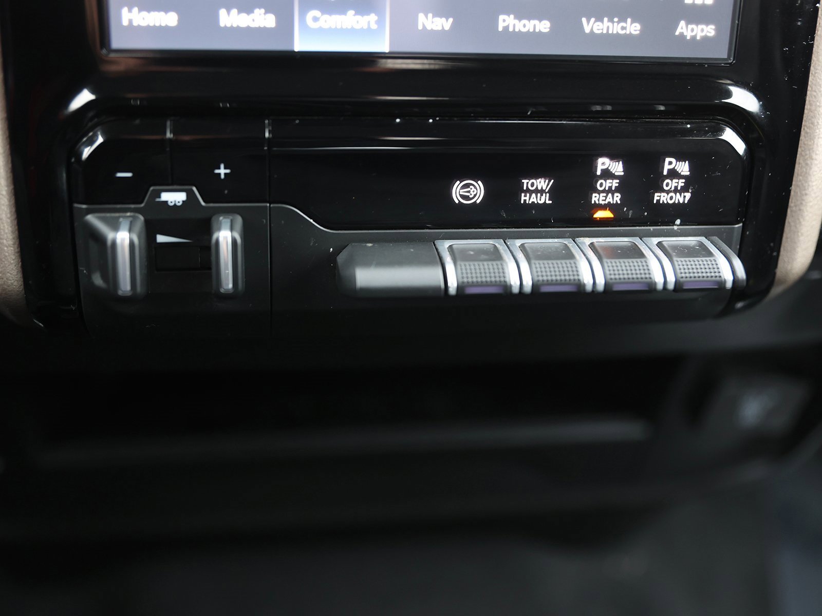 Used 2024 RAM 2500 Laramie w/ Safety Group image 31