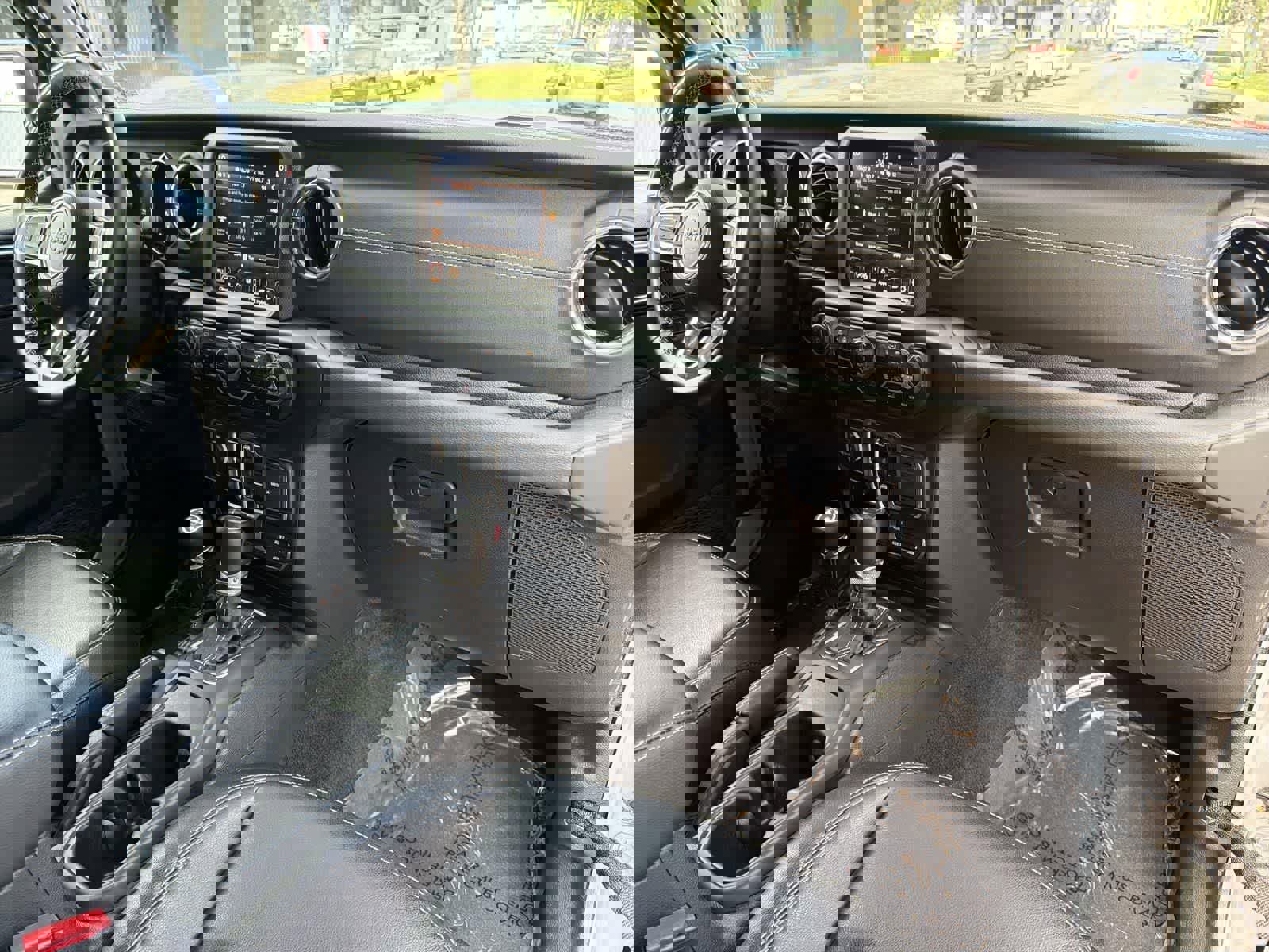 Used 2023 Jeep Wrangler Sahara w/ Cold Weather Group image 34