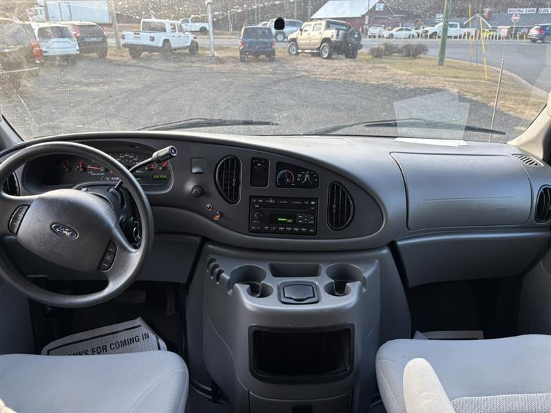 Used 2006 Ford E-450 and Econoline 450 image 18