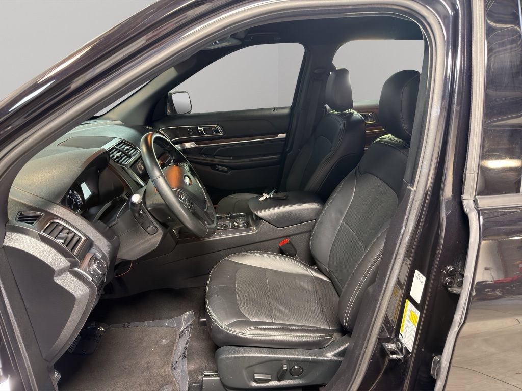 Used 2019 Ford Explorer Limited w/ Class III Trailer Tow Package AWD/4WD image 9