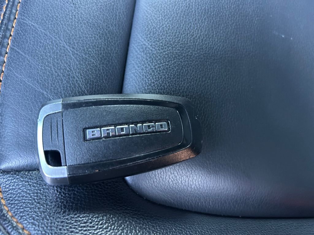 Used 2023 Ford Bronco Badlands w/ Sasquatch Package image 33