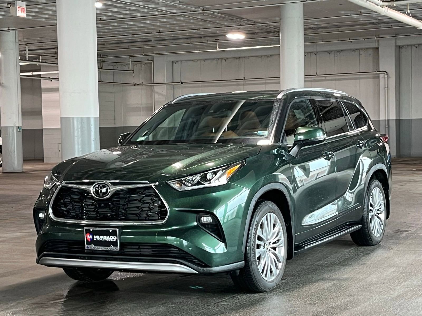 Used 2023 Toyota Highlander Platinum image 4