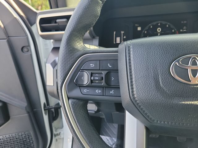 Used 2025 Toyota 4Runner SR5 AWD/4WD image 23