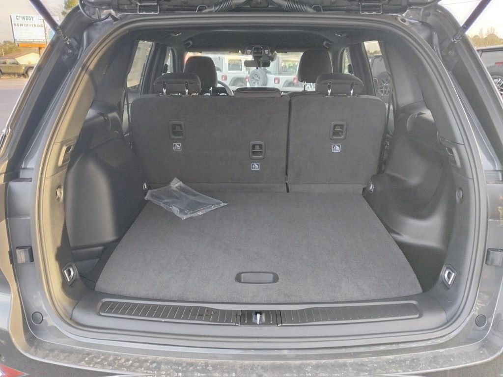 New 2025 Jeep Grand Cherokee Laredo image 14