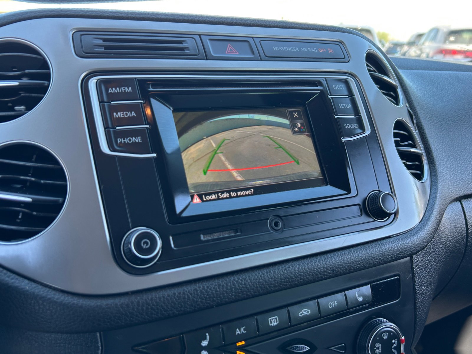 Used 2016 Volkswagen Tiguan S image 27