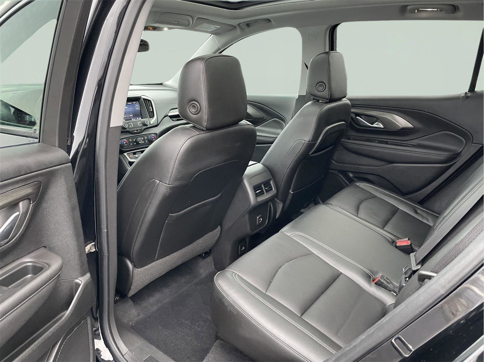 Used 2022 GMC Terrain SLT image 15