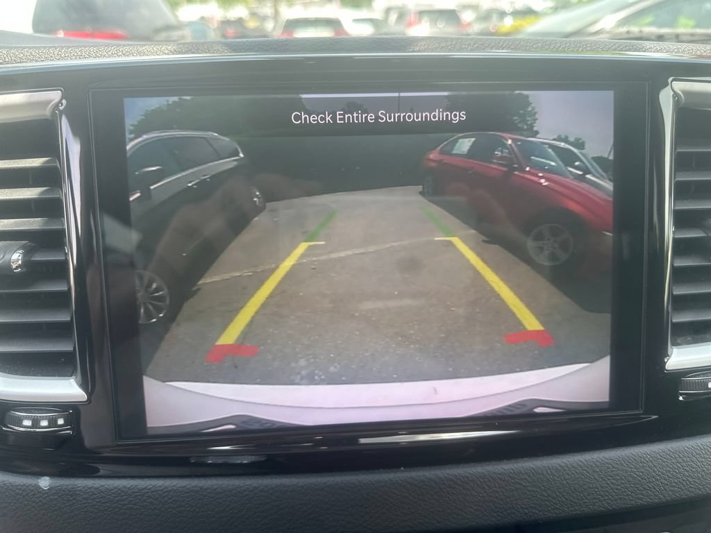 Used 2022 Chrysler Pacifica Touring-L FWD image 14