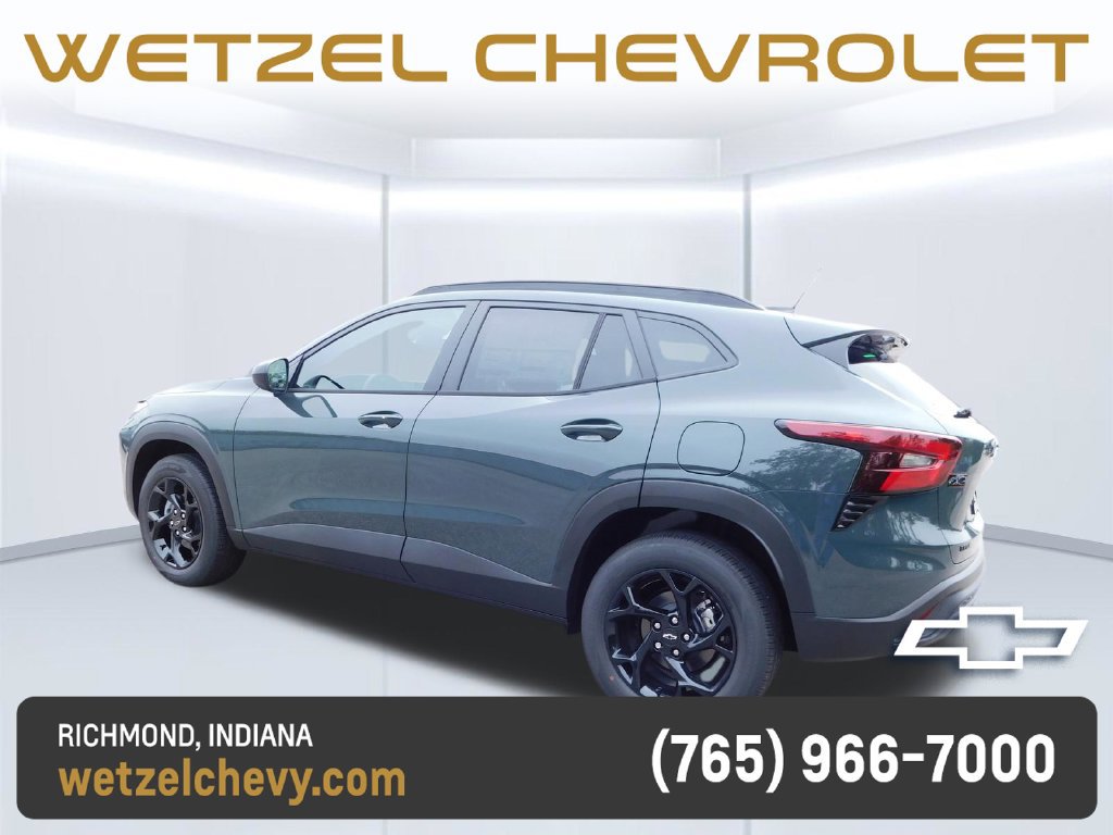 New 2026 Chevrolet Trax LT w/ Midnight Edition FWD image 5