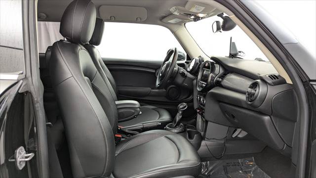 Used 2016 MINI Cooper 2-Door Hardtop FWD image 18