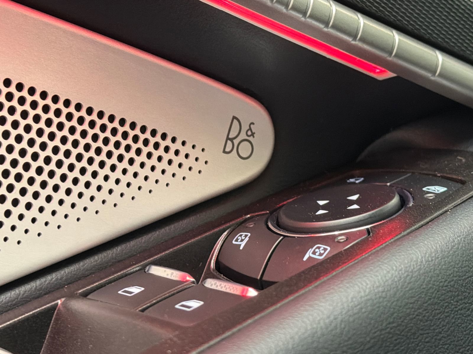 New 2026 Ford Explorer ST w/ Sun And Sound Package image 38