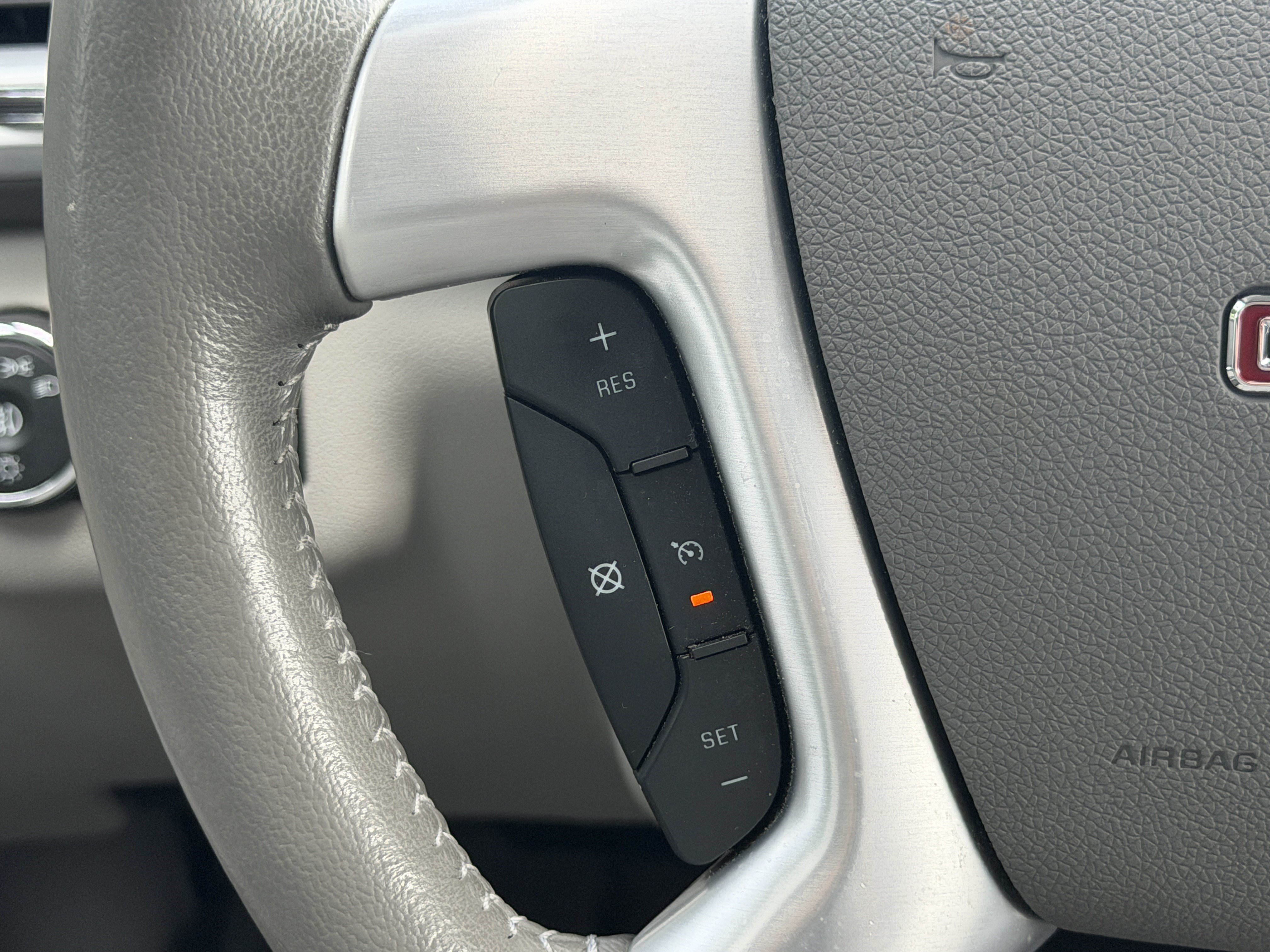 Used 2014 GMC Acadia SLT FWD image 9