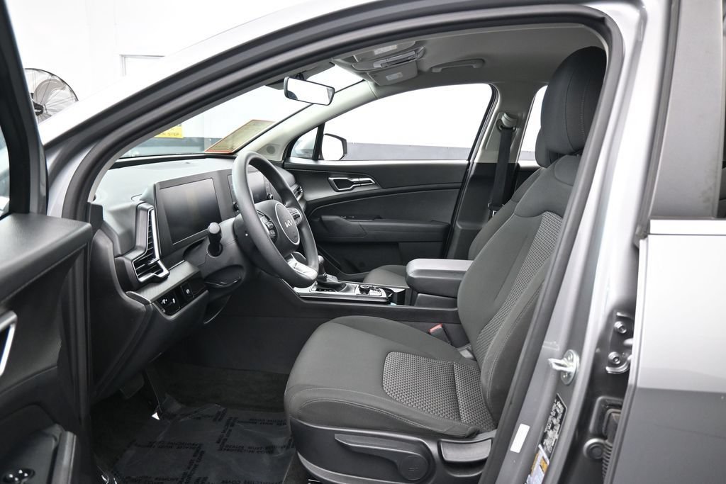 Used 2024 Kia Sportage LX AWD/4WD image 10