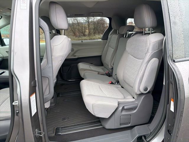 Used 2021 Toyota Sienna LE image 14