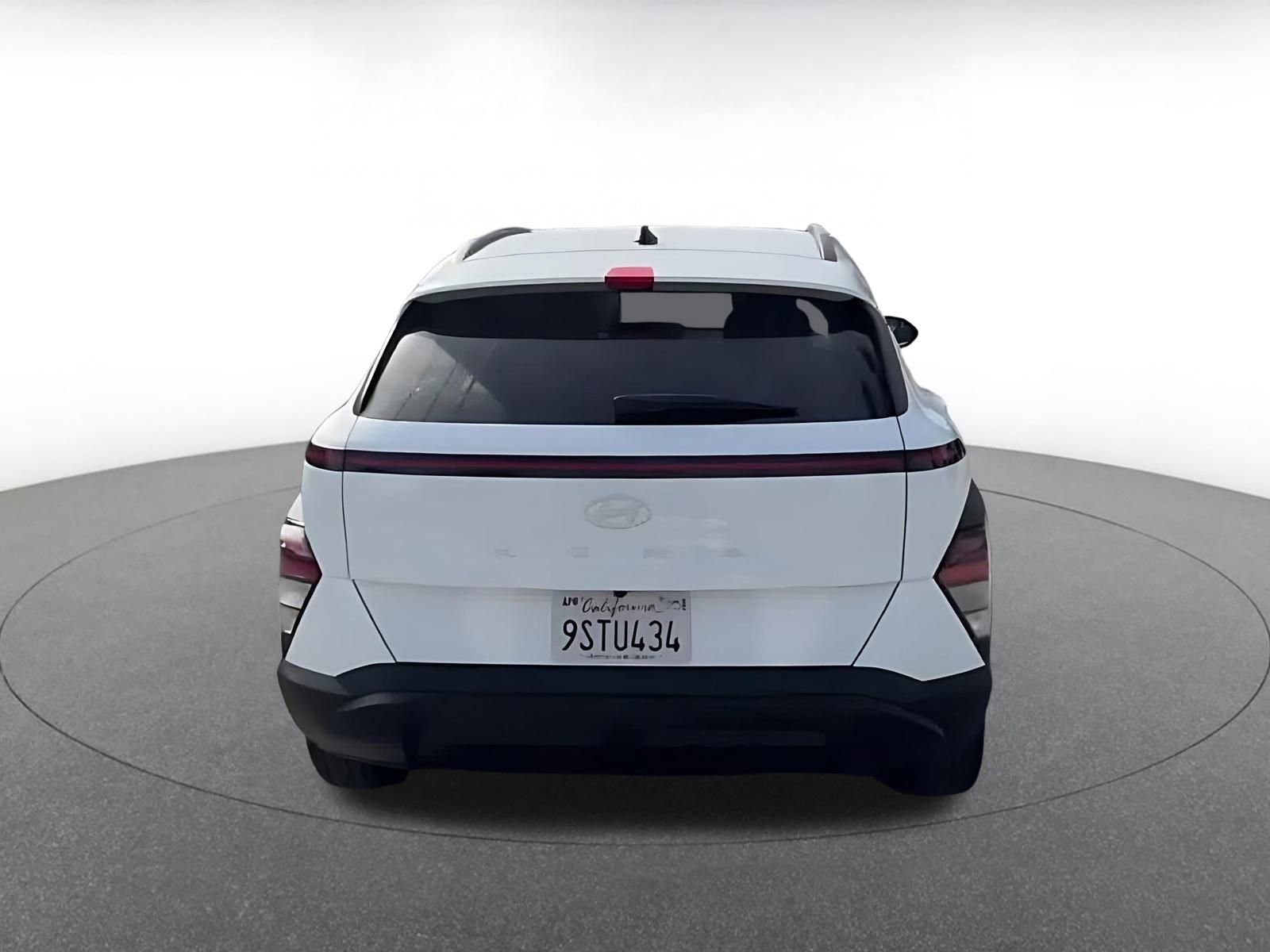 Used 2025 Hyundai Kona SEL image 11