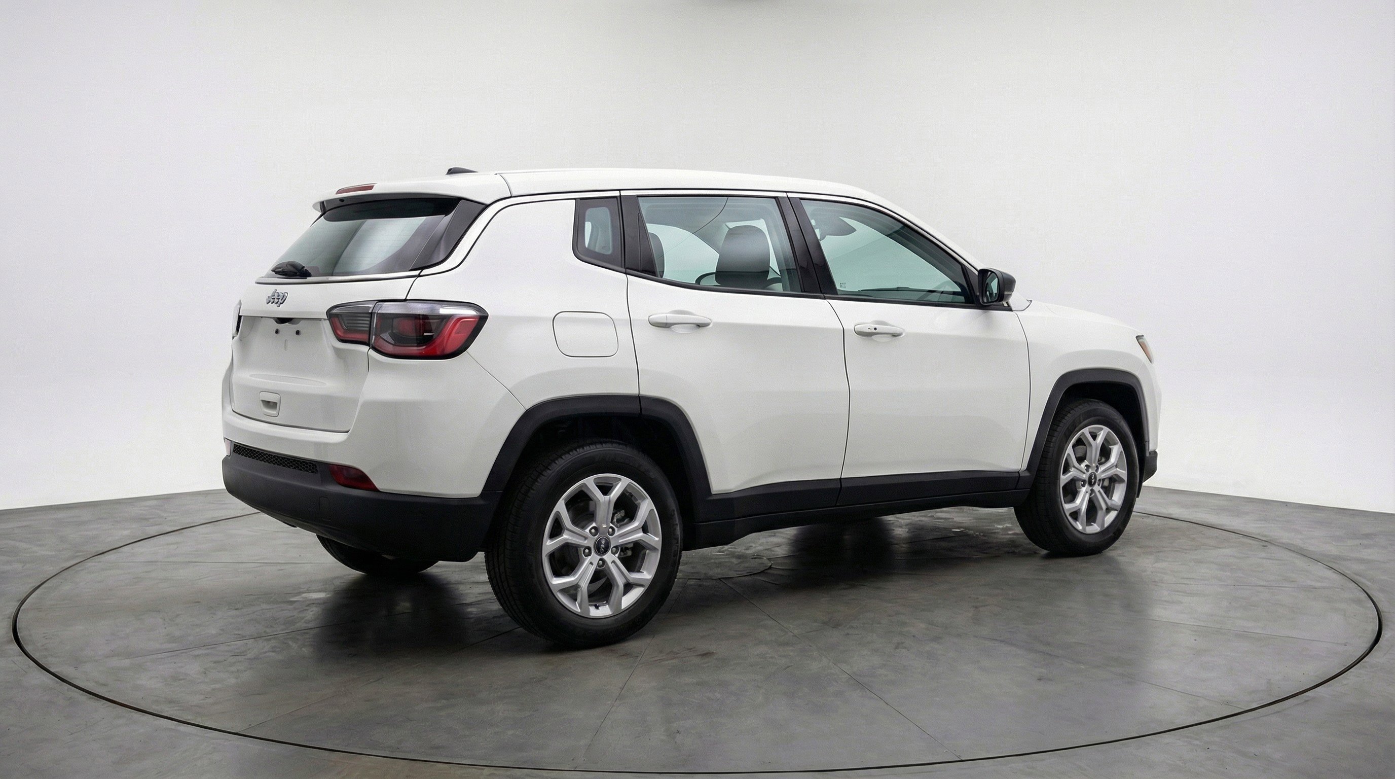 Used 2025 Jeep Compass Latitude image 9