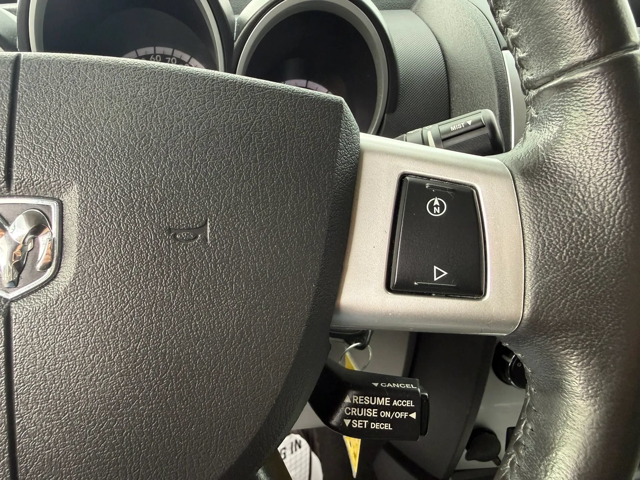 Used 2007 Dodge Nitro SLT AWD/4WD image 25