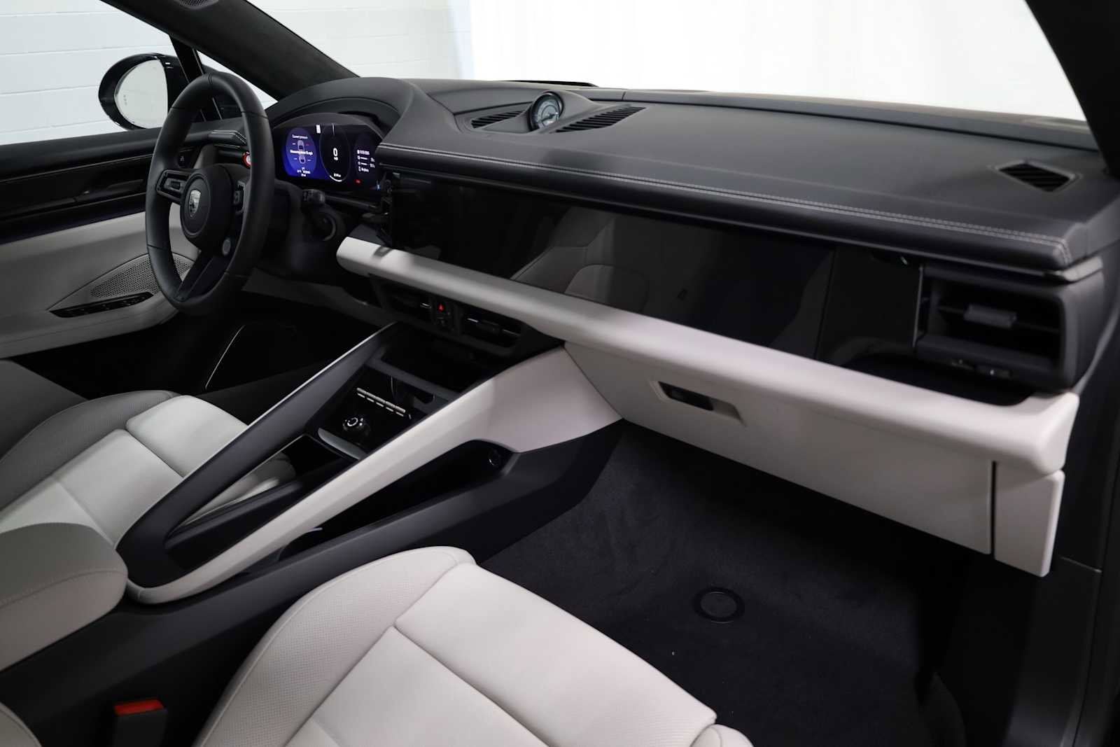 New 2025 Porsche Macan Turbo Electric image 6