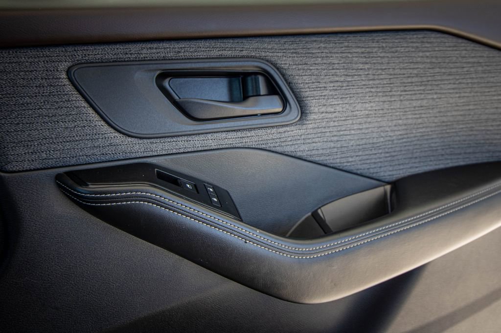 Used 2021 Nissan Rogue S image 19