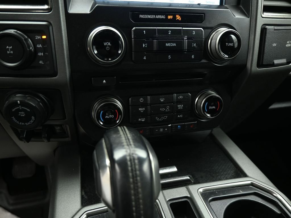 Used 2018 Ford F150 Raptor w/ Equipment Group 802A Luxury image 17