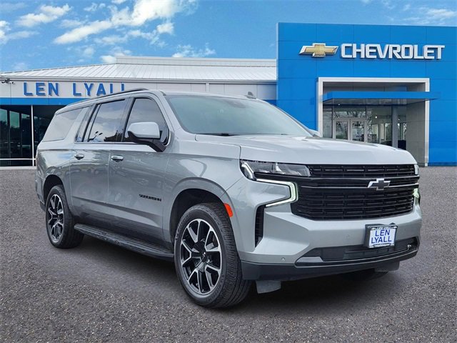 Used 2023 Chevrolet Suburban RST image 1