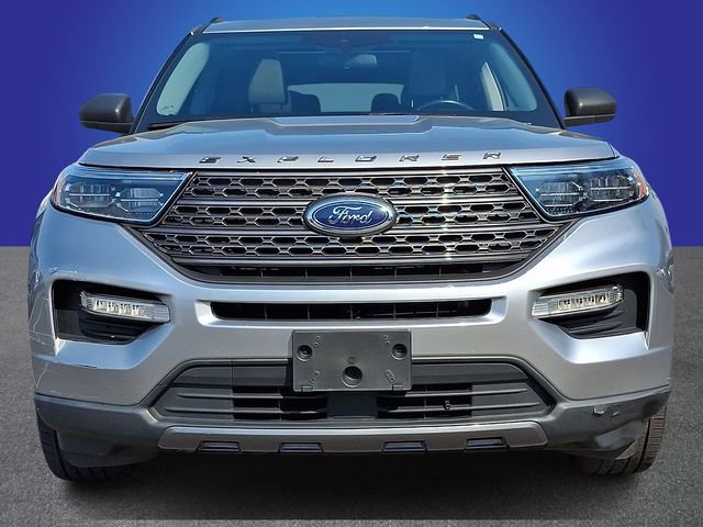 Used 2021 Ford Explorer XLT w/ Equipment Group 202A image 2