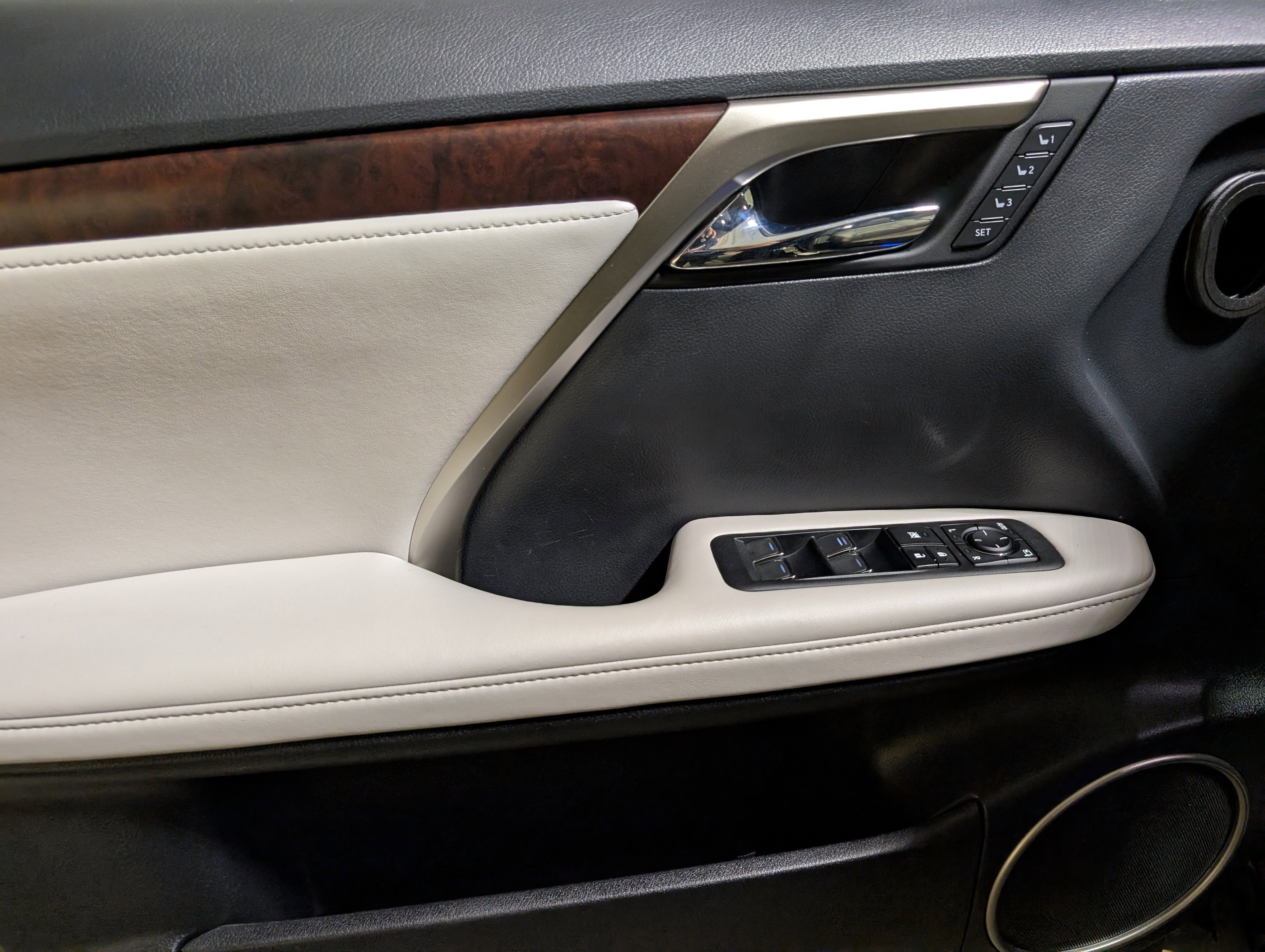 Used 2020 Lexus RX 450h AWD w/ Premium Package image 29