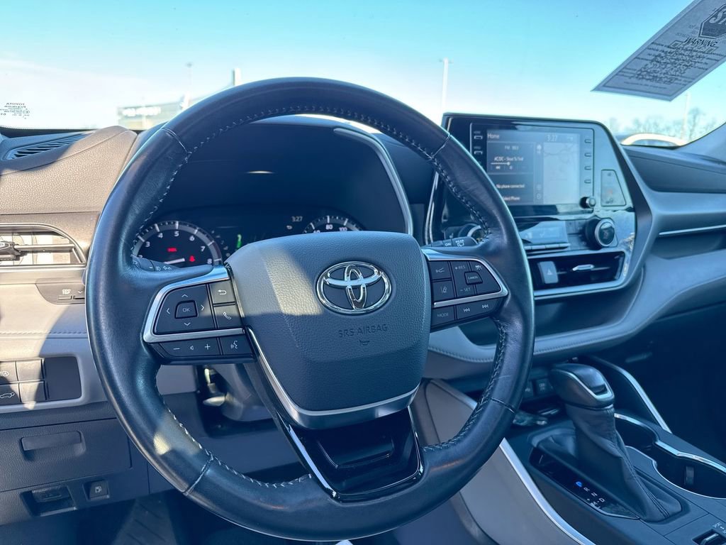 Used 2020 Toyota Highlander XLE image 11