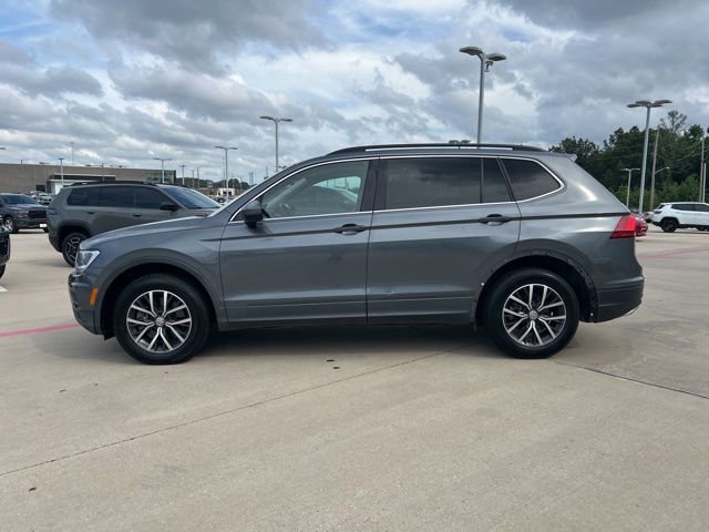 Used 2019 Volkswagen Tiguan SE w/ Panoramic Sunroof Package FWD image 5
