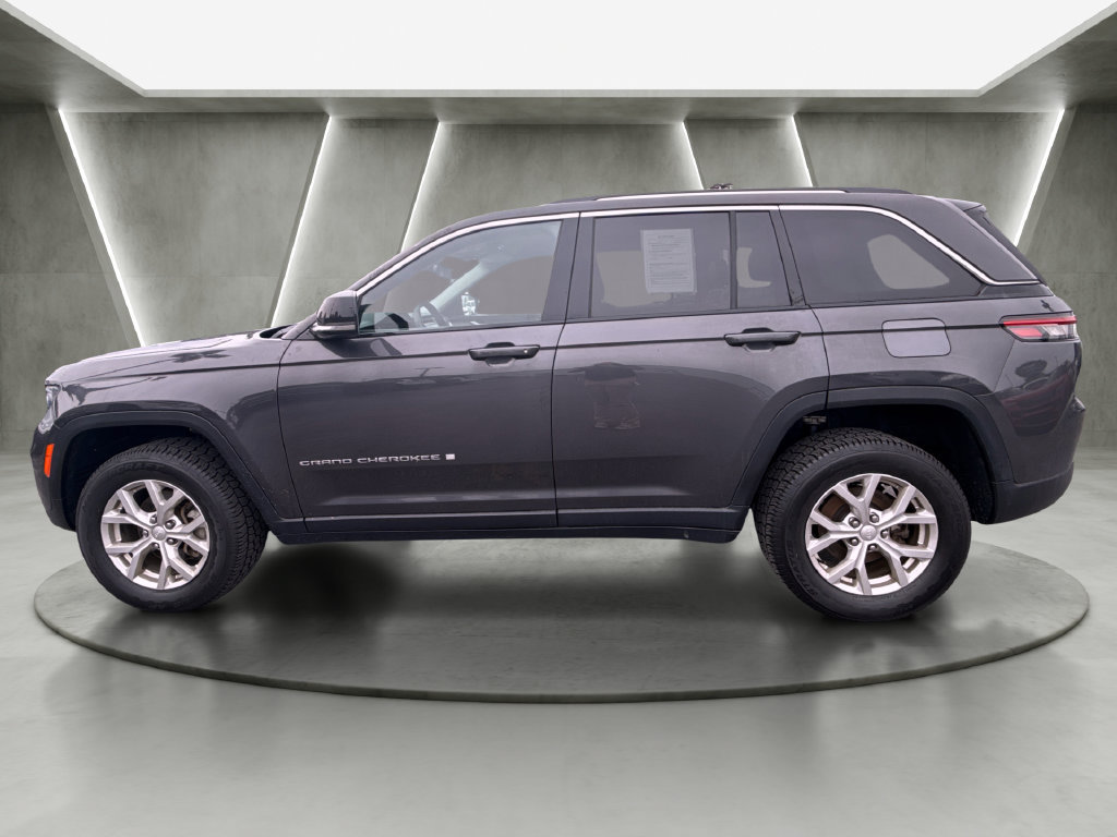Used 2023 Jeep Grand Cherokee Limited AWD/4WD image 6