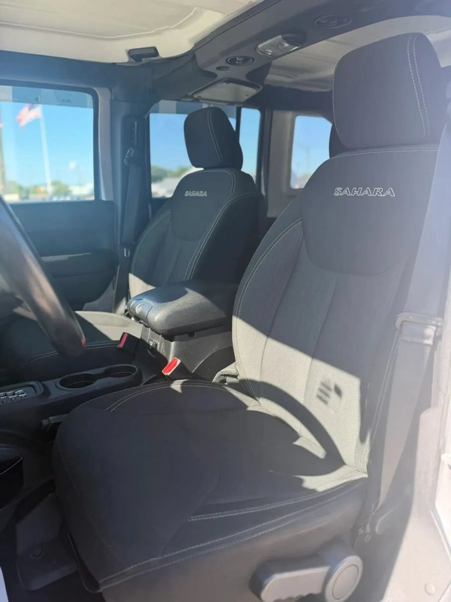 Used 2017 Jeep Wrangler Unlimited Sahara AWD/4WD image 11