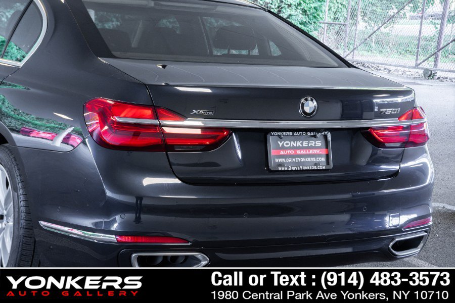 Used 2019 BMW 750i xDrive w/ Executive Package AWD/4WD image 21