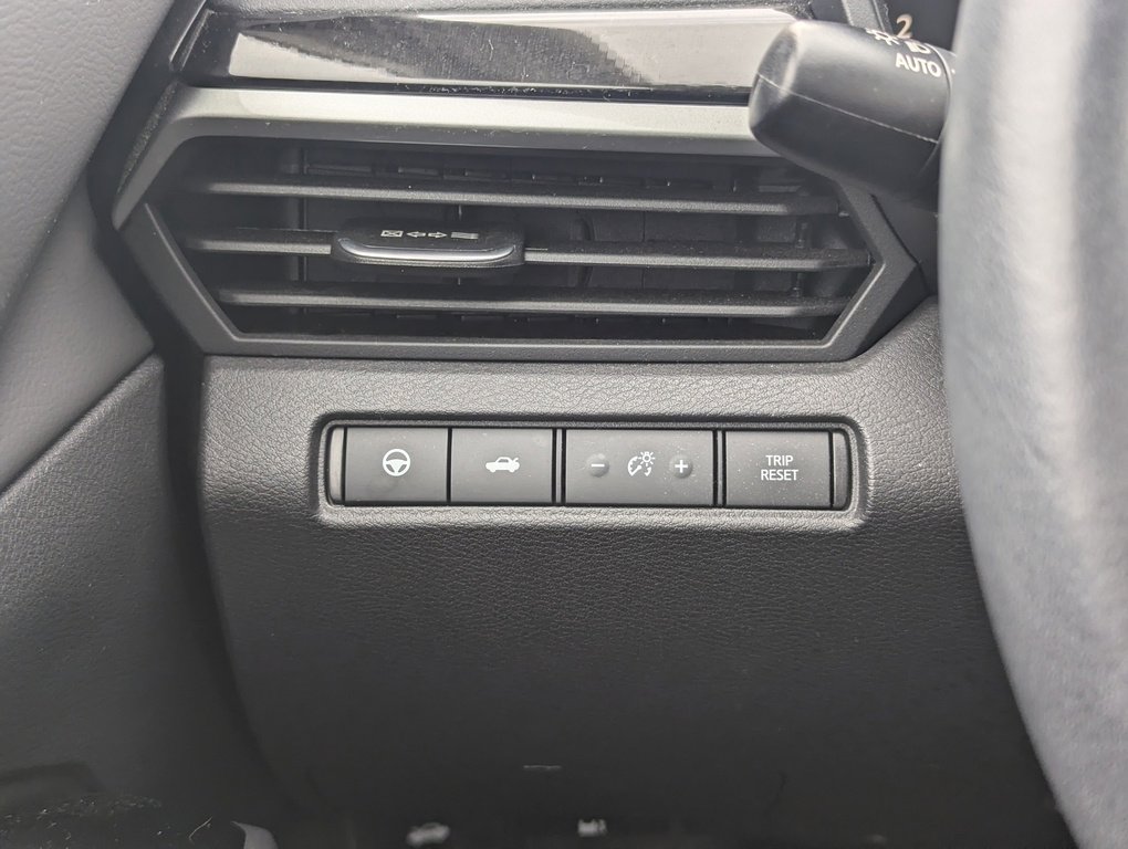 Used 2024 Nissan Altima 2.0 SR image 28