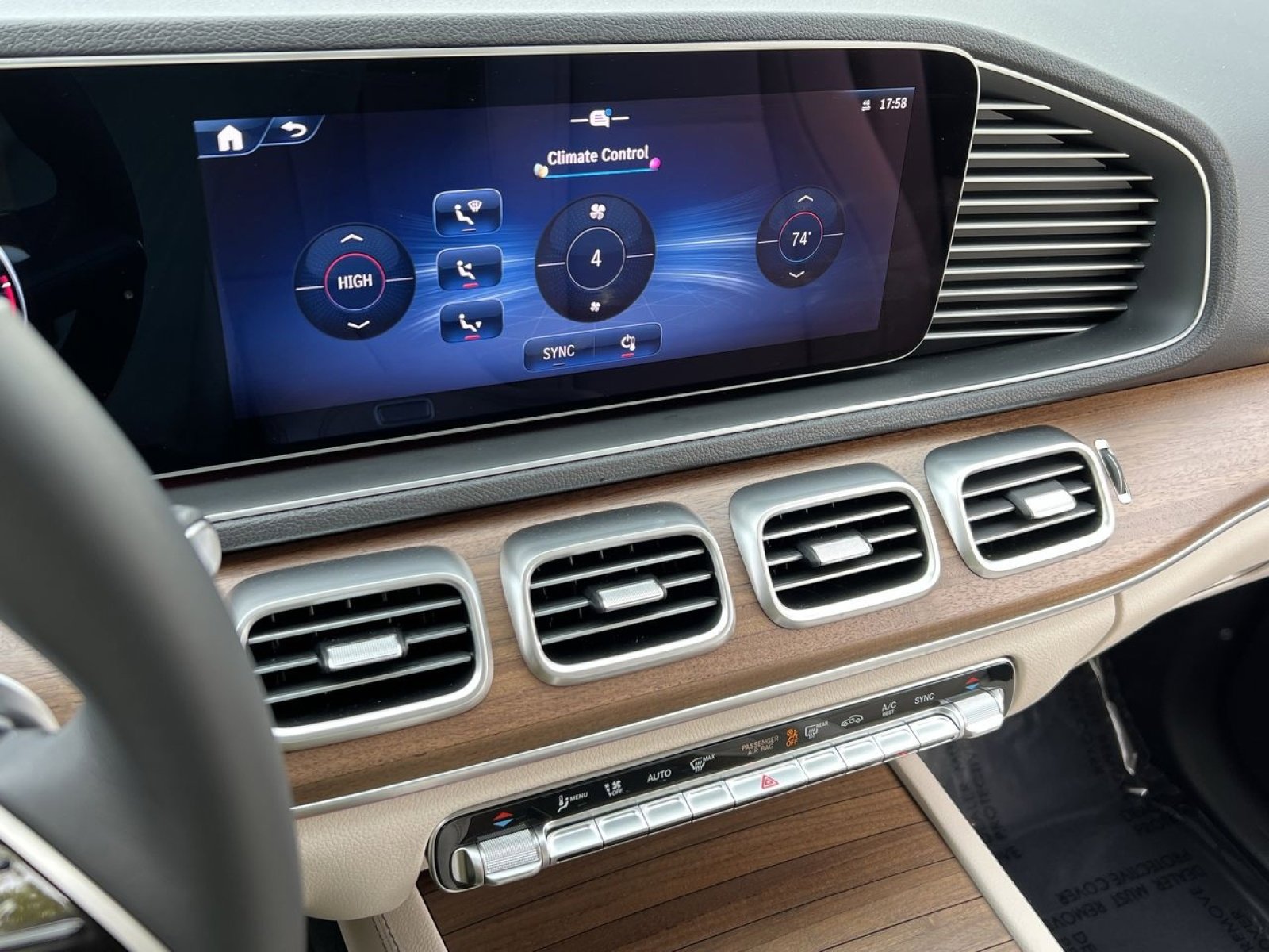 Certified 2025 Mercedes-Benz GLE 350 4MATIC image 19