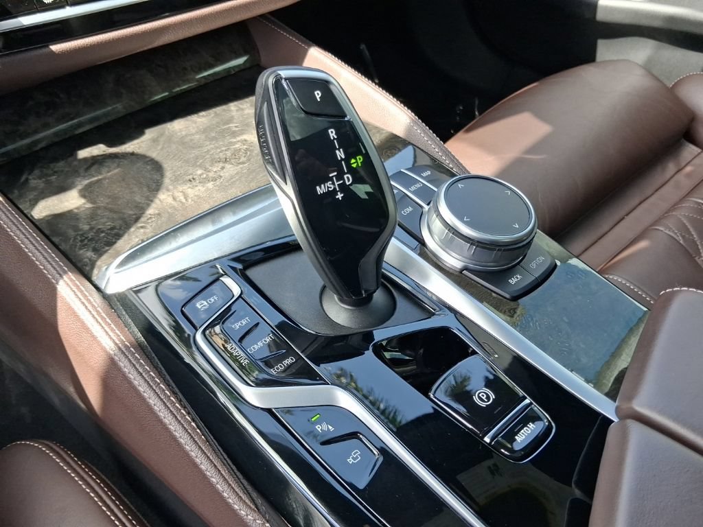 Used 2021 BMW M550i xDrive w/ Dynamic Handling Package AWD/4WD image 23