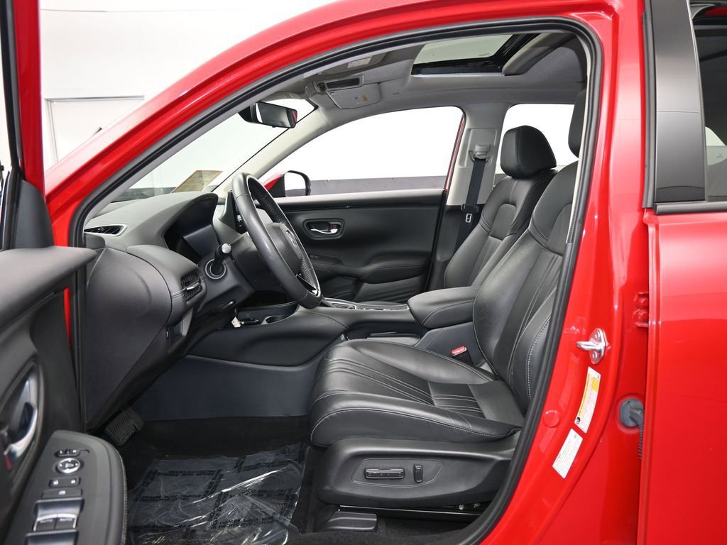 Used 2023 Honda HR-V EX-L image 12