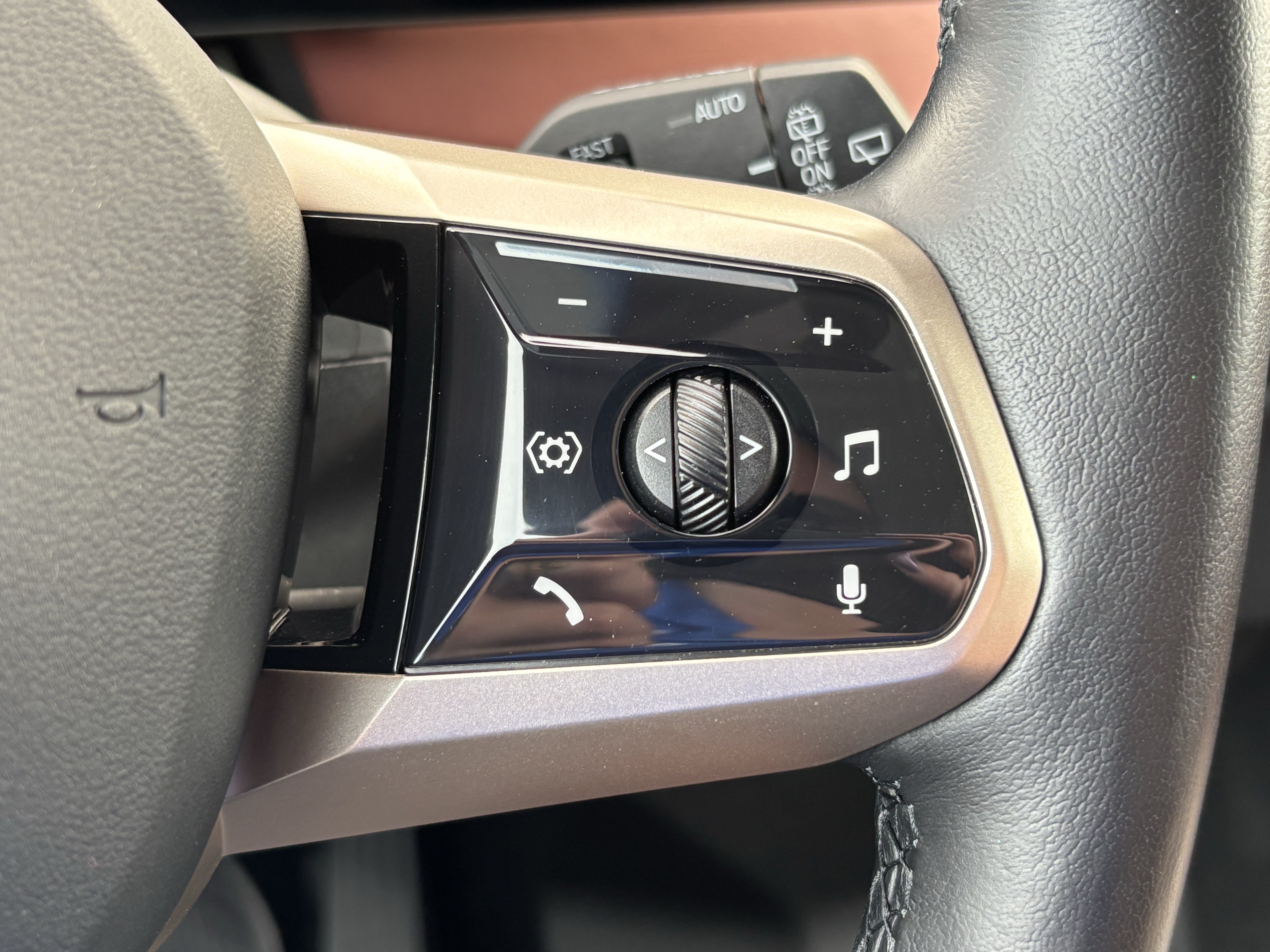 Certified 2023 BMW iX M60 w/ Executive Package AWD/4WD image 19