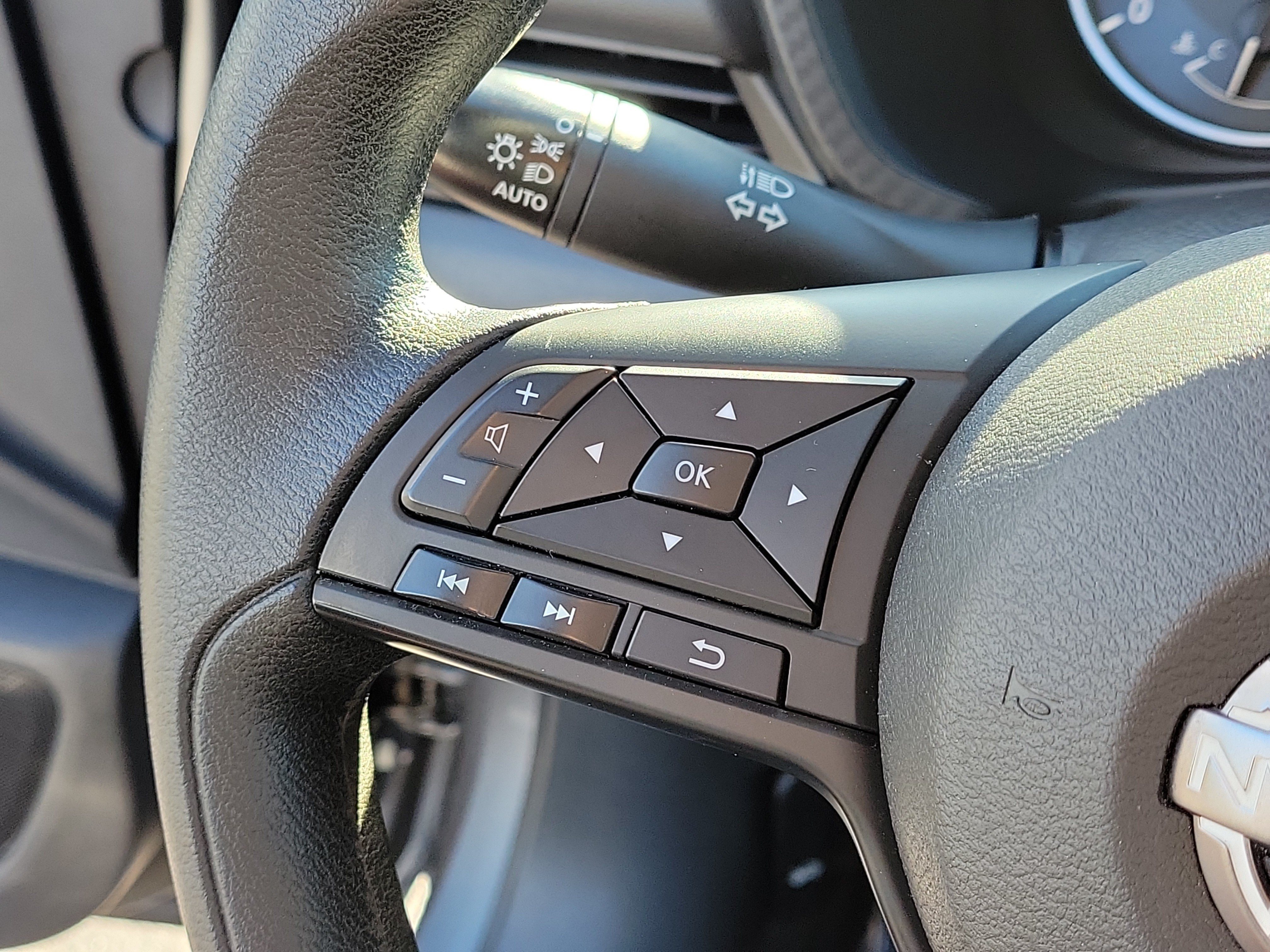 Used 2025 Nissan Sentra S FWD image 26