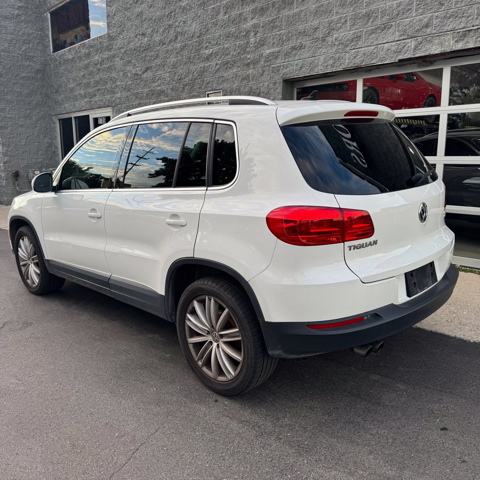 Used 2013 Volkswagen Tiguan S FWD image 5