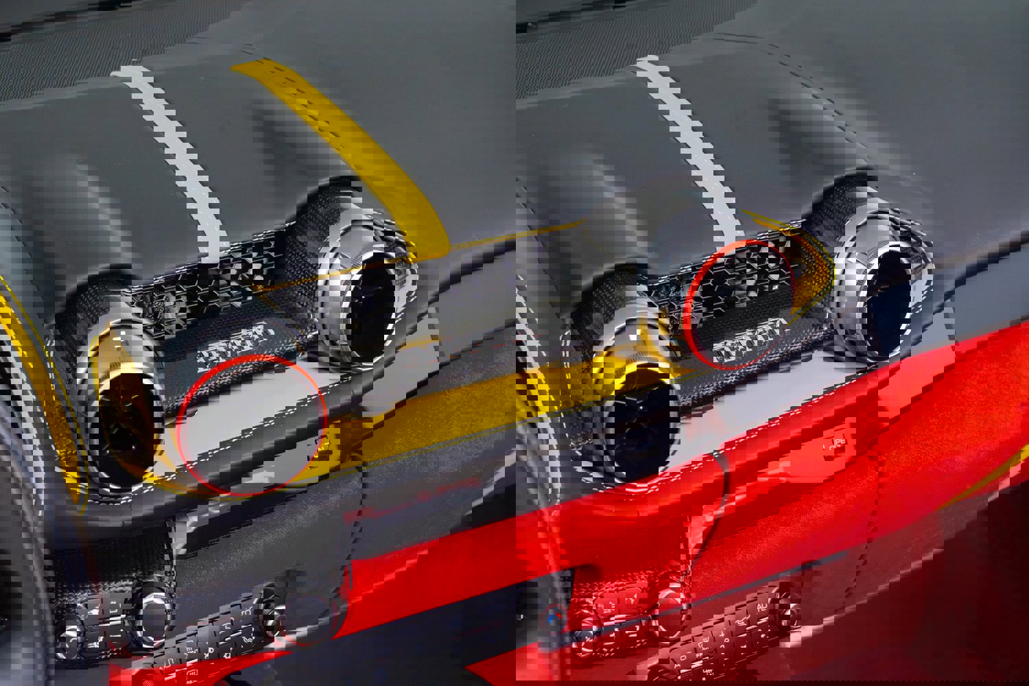 Used 2021 Ferrari 812 GTS image 31