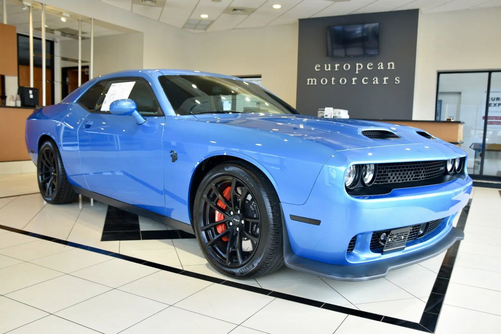 Used 2023 Dodge Challenger SRT Hellcat image 1