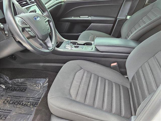 Used 2019 Ford Fusion SE FWD image 16