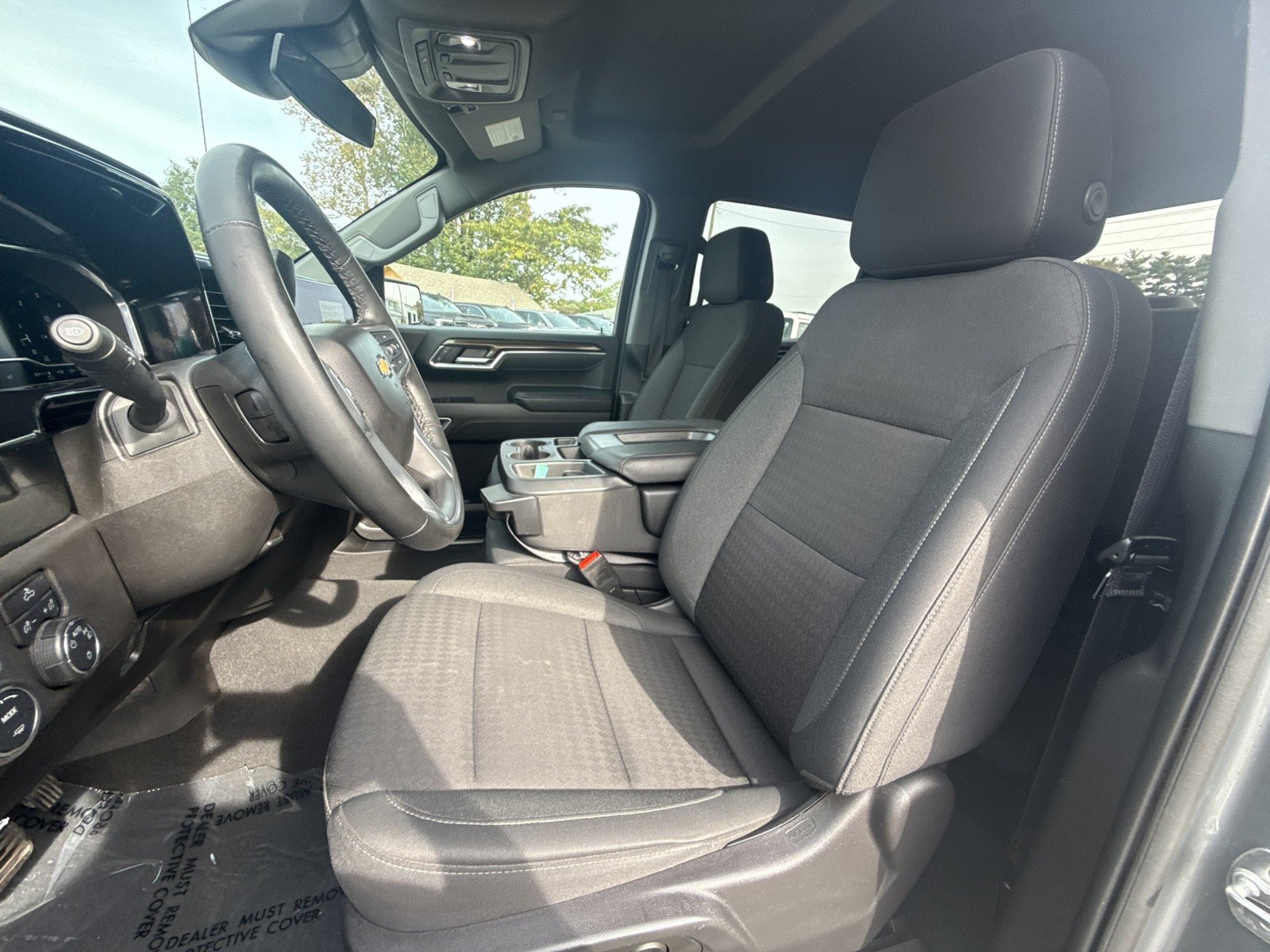 Used 2025 Chevrolet Silverado 1500 LT RWD image 10