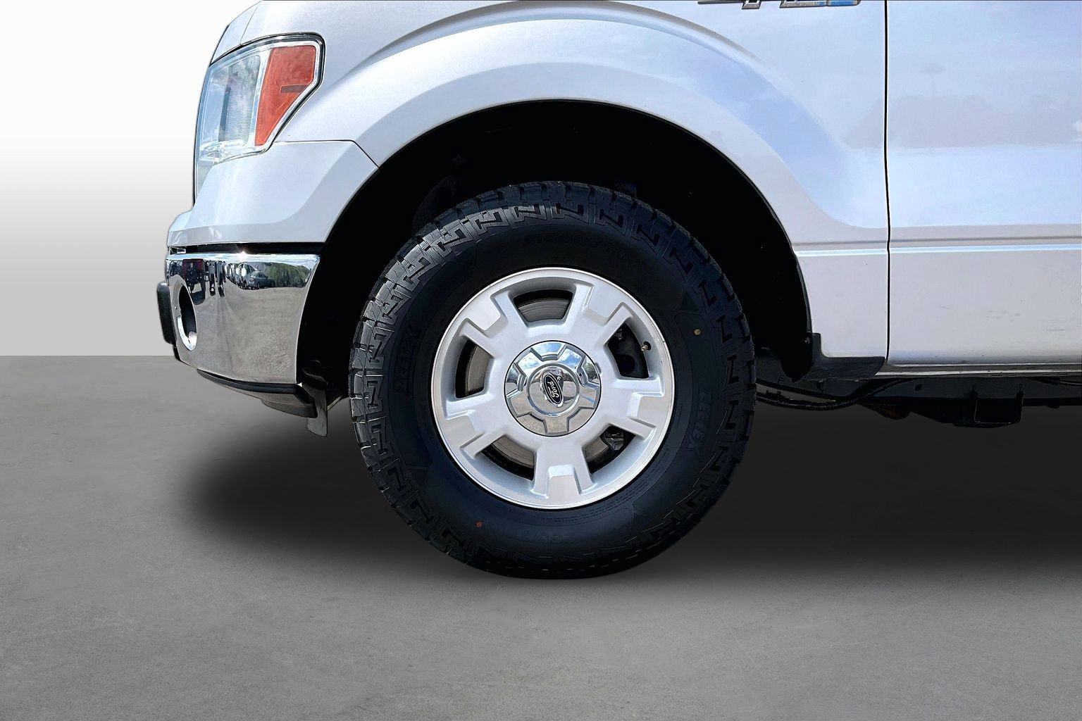 Used 2013 Ford F150 XLT w/ Mid Equipment Group RWD image 8