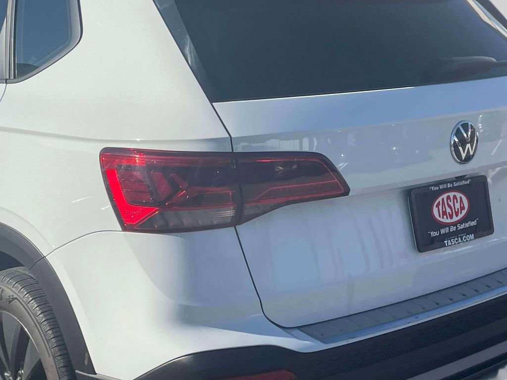 Used 2022 Volkswagen Taos S image 11